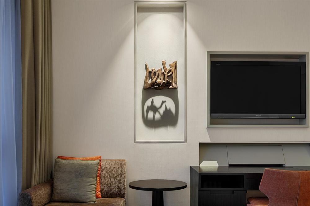 Le Meridien City Centre Bahrain Manama Eksteriør billede A wall niche with a sculpture