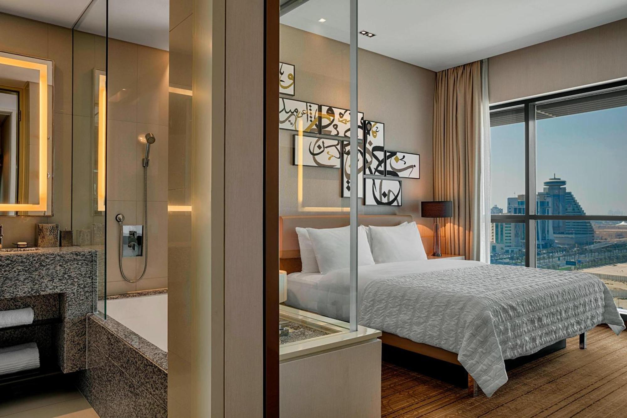 Le Meridien City Centre Bahrain Manama Eksteriør billede A bedroom at the hotel