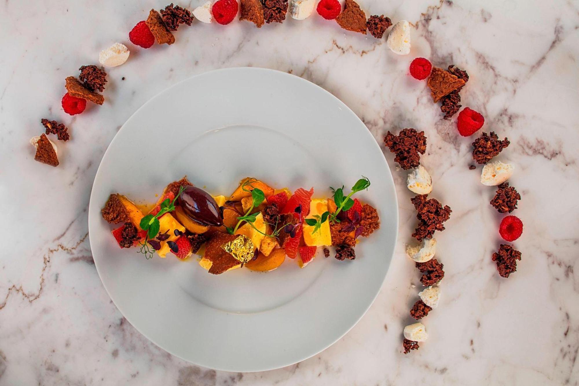 Le Meridien City Centre Bahrain Manama Eksteriør billede A fruit salad