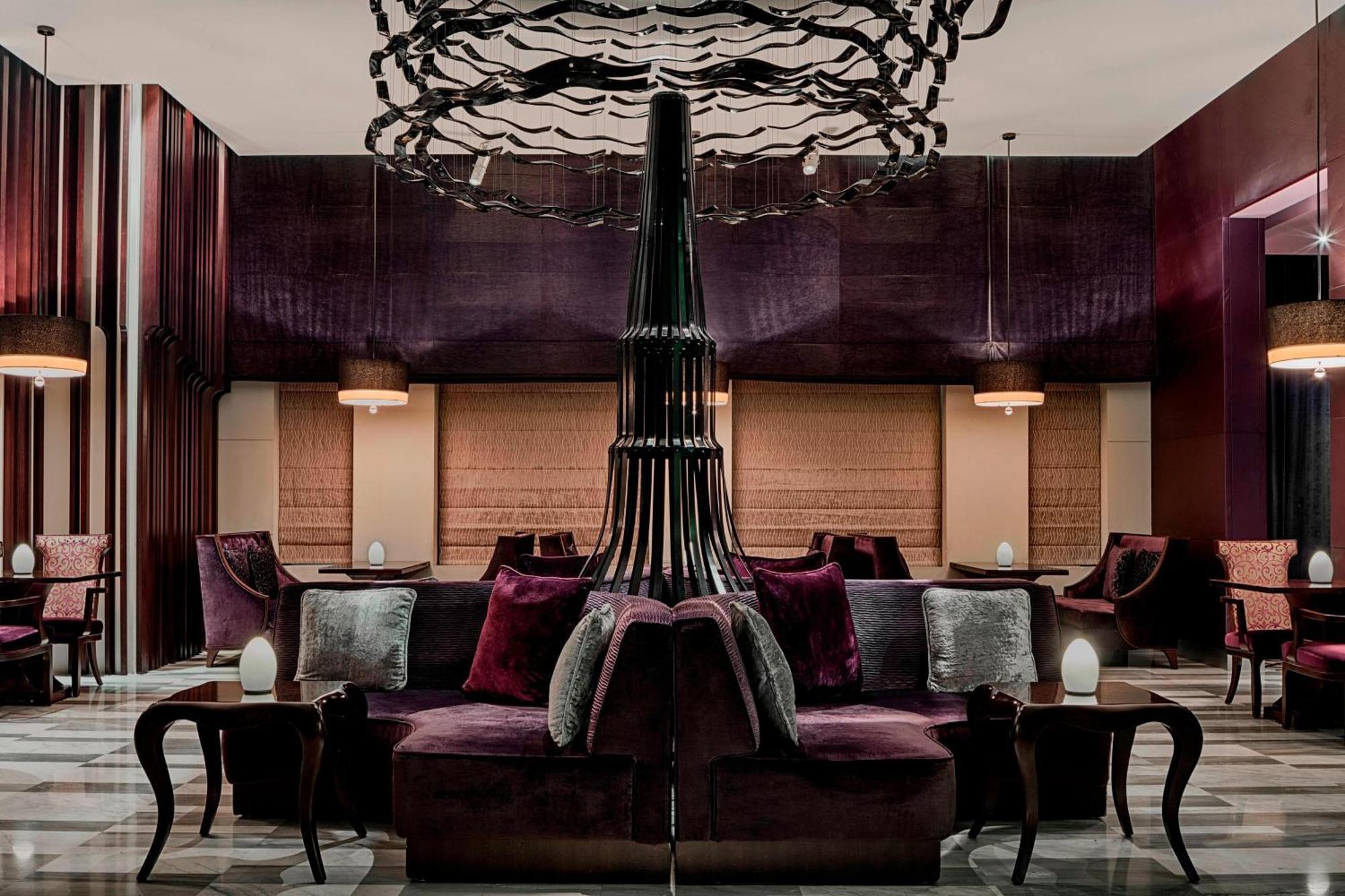 Le Meridien City Centre Bahrain Manama Eksteriør billede The Lounge at The St Regis Mumbai