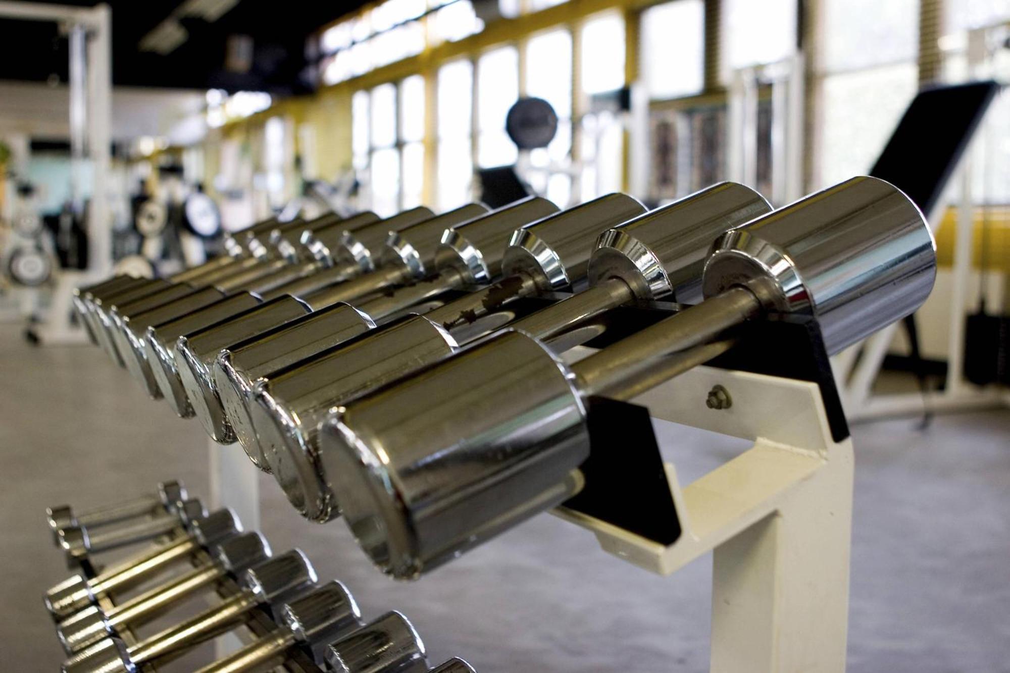Le Meridien City Centre Bahrain Manama Eksteriør billede A dumbbell rack