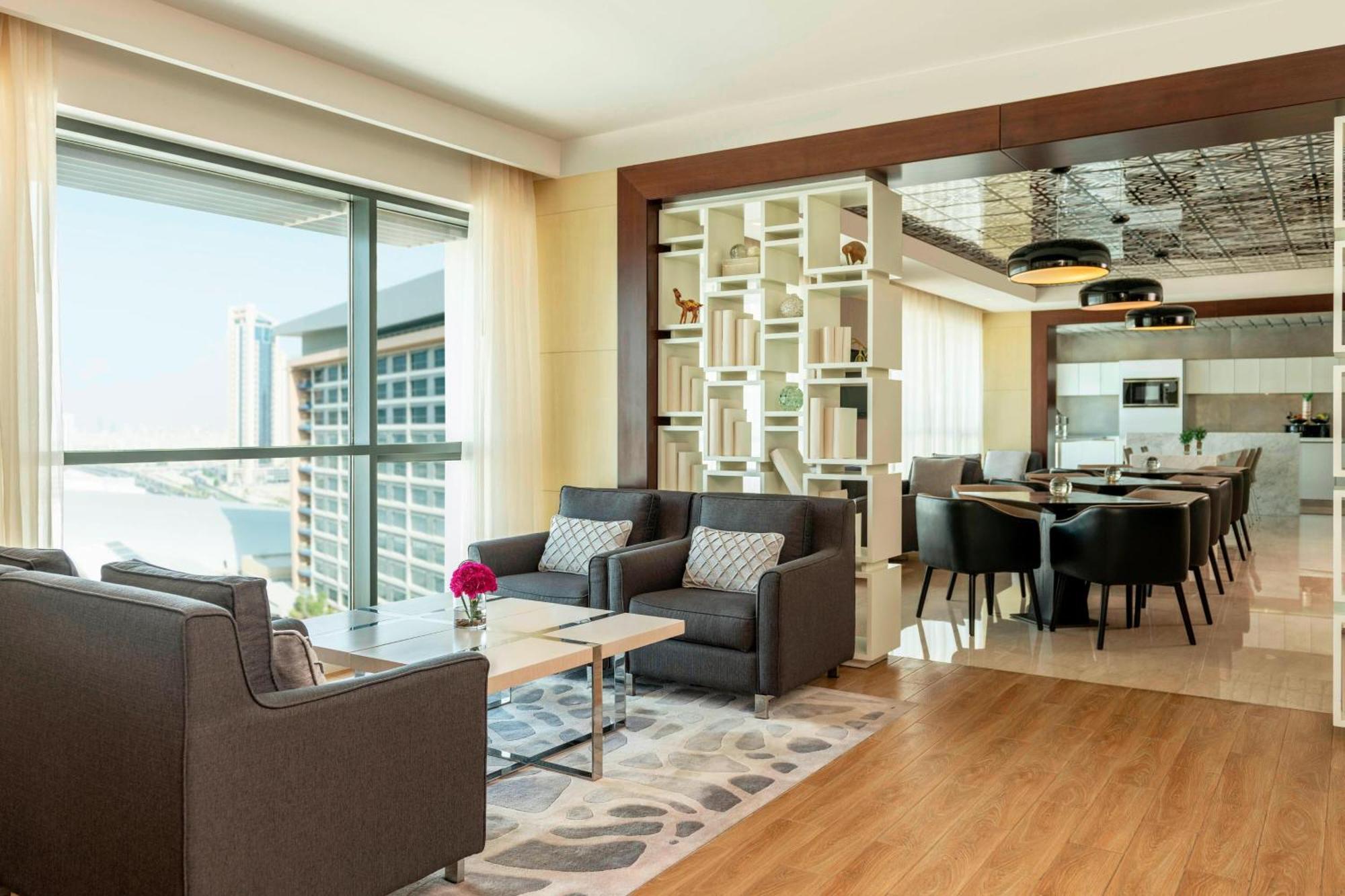 Le Meridien City Centre Bahrain Manama Eksteriør billede Club Lounge at the hotel